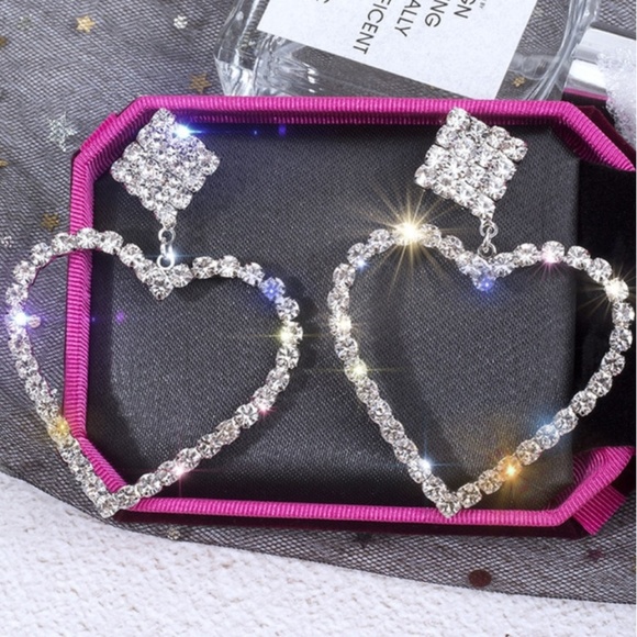 Jewelry - Silver Heart Rhinestone Earrings